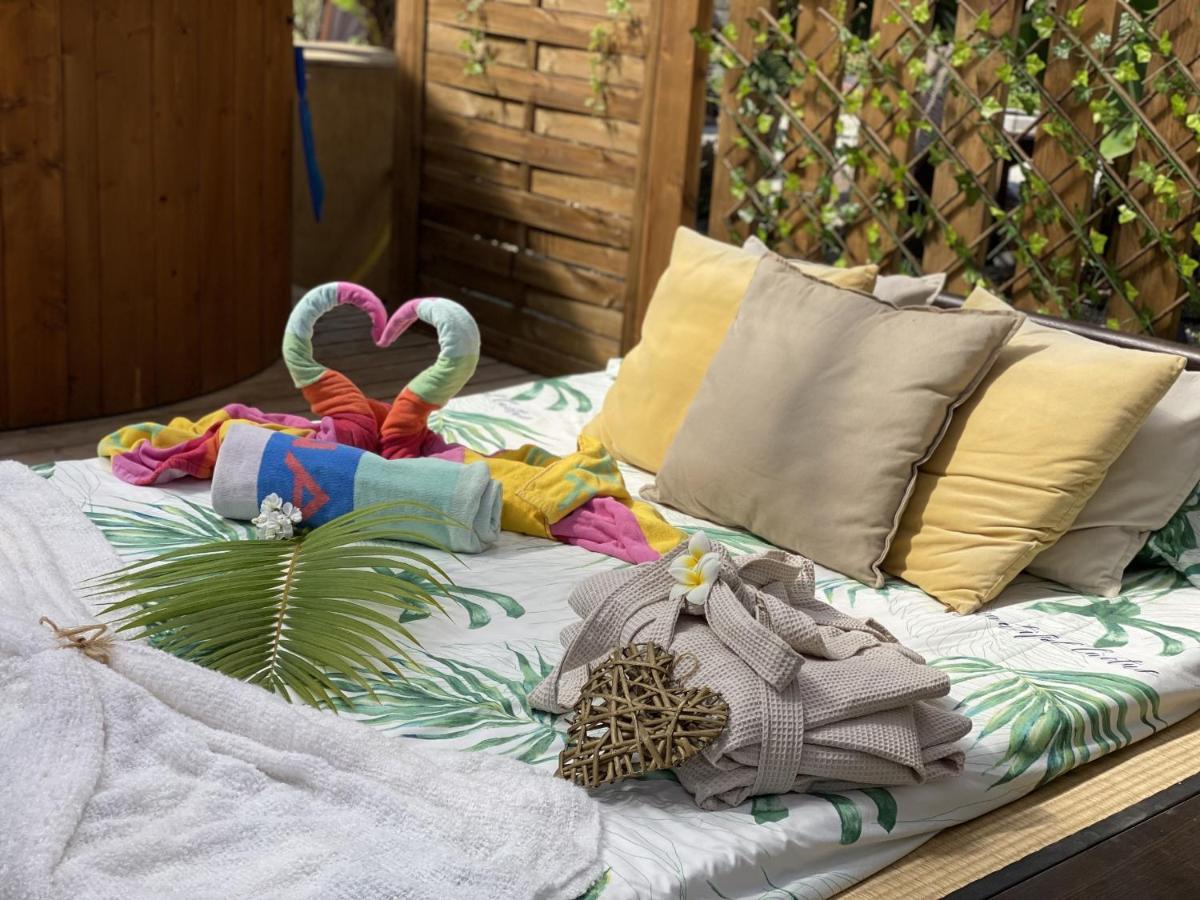 Lykke Suite Spa Sauna Piscina Y Jardin Buzanada Eksteriør bilde