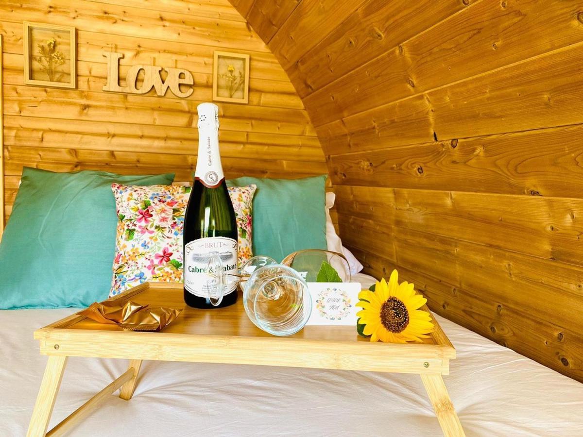 Lykke Suite Spa Sauna Piscina Y Jardin Buzanada Eksteriør bilde